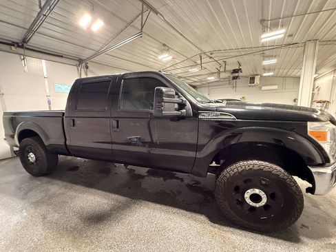 Used 2016 Ford F350 XLT w/ XLT Premium Package AWD/4WD image 4