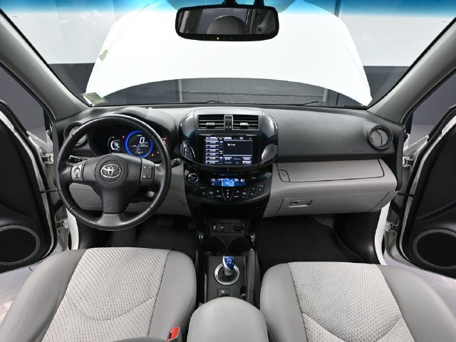 Used 2012 Toyota RAV4 EV FWD image 18