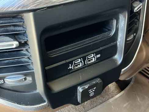Used 2020 RAM 1500 Laramie AWD/4WD image 47