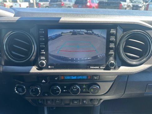 Used 2021 Toyota Tacoma TRD Off-Road w/ TRD Premium Off Road Package AWD/4WD image 16