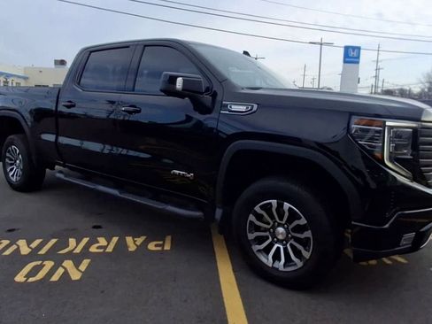 Used 2022 GMC Sierra 1500 AT4 image 8