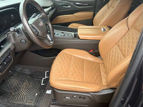 Certified 2022 Cadillac Escalade Sport w/ Touring Package AWD/4WD image 11