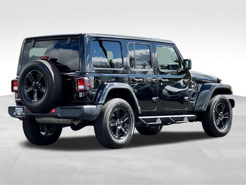 Used 2023 Jeep Wrangler Unlimited Sahara AWD/4WD image 7