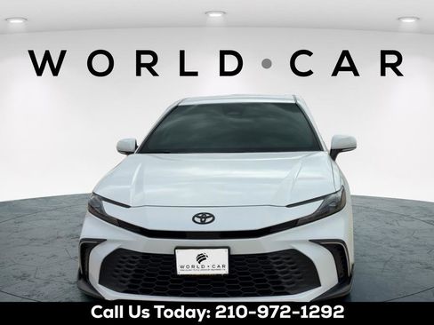 Used 2025 Toyota Camry SE w/ Multimedia Upgrade Package image 7