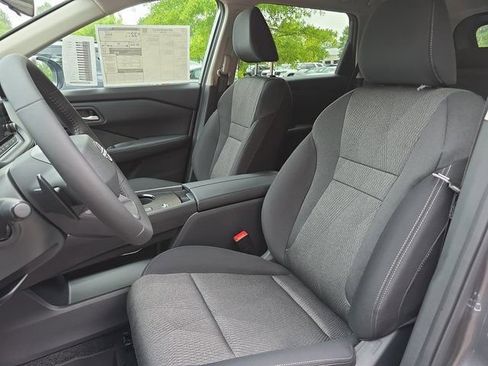 Certified 2026 Nissan Rogue SV FWD image 15