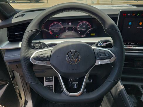 New 2026 Volkswagen Tiguan SE R-Line FWD image 30