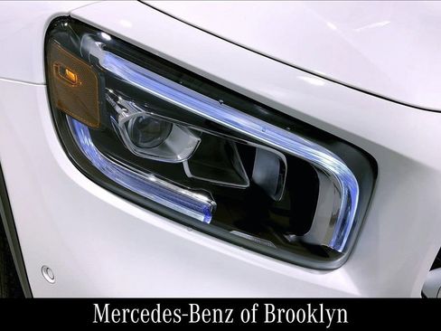 Used 2022 Mercedes-Benz GLB 250 4MATIC image 30