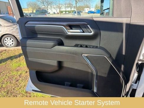 Used 2025 Chevrolet Silverado 2500 LT image 30