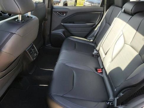 Used 2025 Subaru Forester Limited AWD/4WD image 14