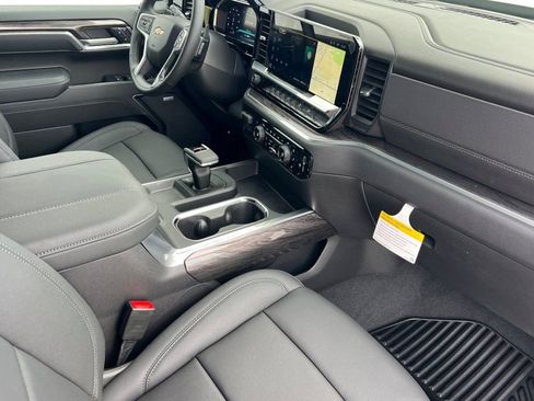 New 2026 Chevrolet Silverado 1500 LTZ w/ LTZ Premium Package AWD/4WD image 11
