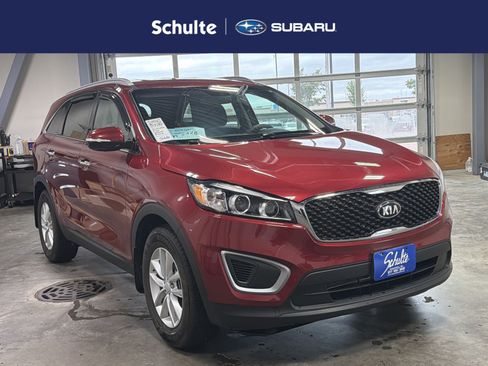 Used 2016 Kia Sorento FWD image 1