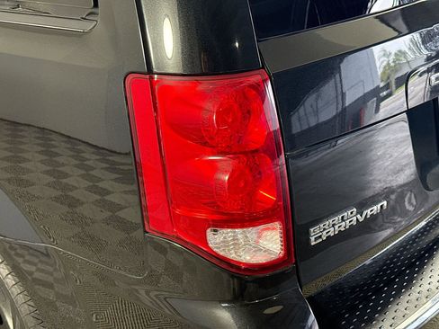 Used 2016 Dodge Grand Caravan SE w/ Quick Order Package 29E SE image 32