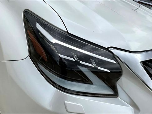 Used 2023 Lexus GX 460 Premium w/ Premium Package image 28