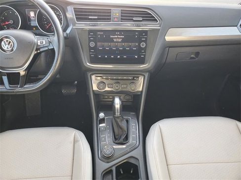 Used 2018 Volkswagen Tiguan SE image 29