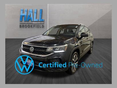 Used 2023 Volkswagen Taos SE w/ Panoramic Sunroof Package