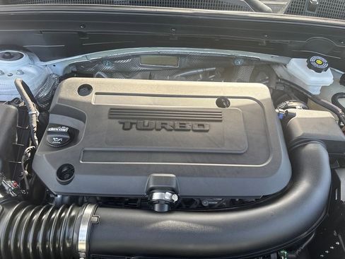 Used 2023 Buick Envision Essence image 28