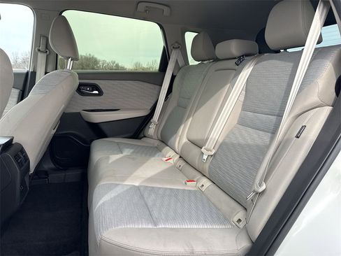 Used 2023 Nissan Rogue SV image 24