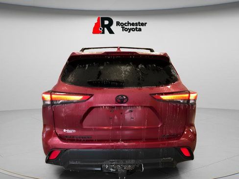 Used 2022 Toyota Highlander XLE image 4