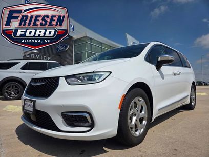 Used 2023 Chrysler Pacifica Limited