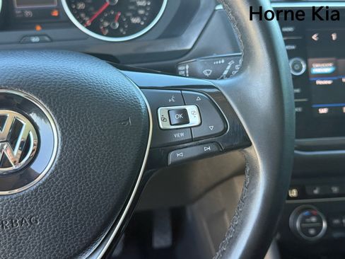Used 2020 Volkswagen Tiguan SE w/ Panoramic Sunroof Package FWD image 15