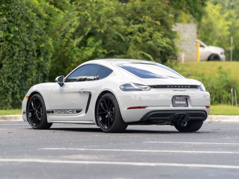 Used 2025 Porsche 718 Cayman RWD image 3