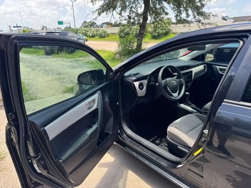Used 2017 Toyota Corolla L FWD image 13