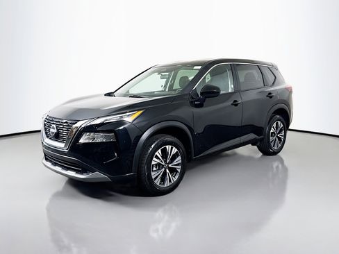 Used 2023 Nissan Rogue SV image 4
