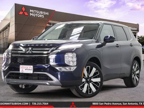 New 2026 Mitsubishi Outlander SE image 1