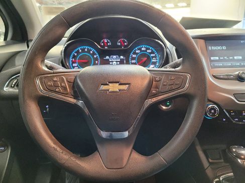 Used 2017 Chevrolet Cruze LT w/ Convenience Package image 22
