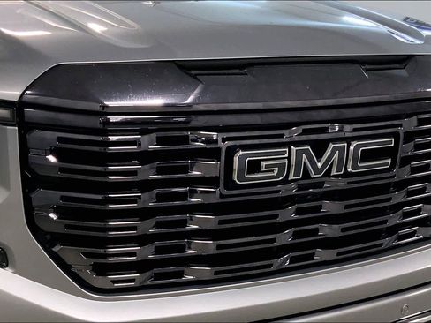 Used 2024 GMC Sierra 1500 Denali Ultimate image 32