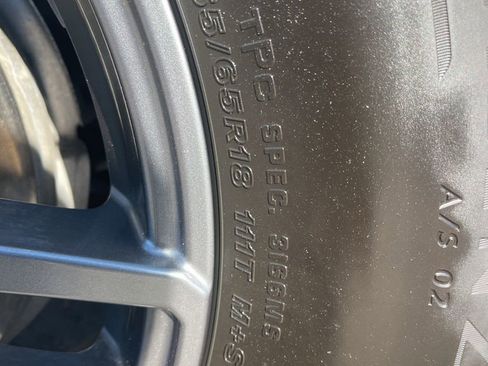 Used 2025 GMC Acadia Elevation image 35