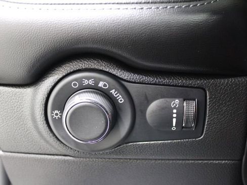 Used 2024 Dodge Durango SXT image 42