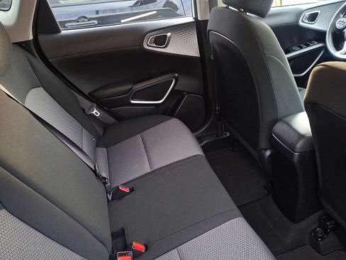 Used 2023 Kia Soul LX image 15