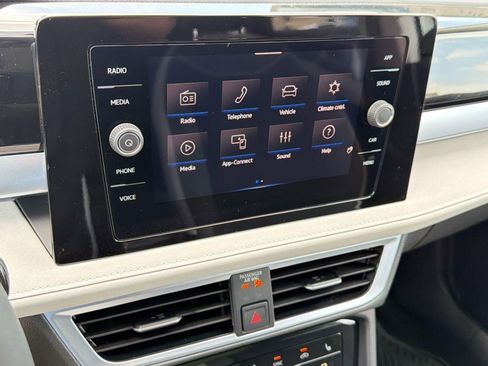 New 2026 Volkswagen Taos SE FWD image 22