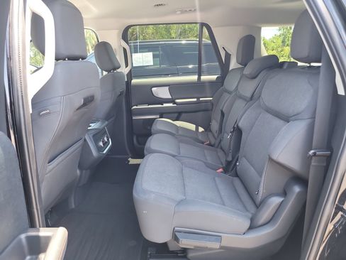 Used 2025 Ford Expedition Max Active AWD/4WD image 10