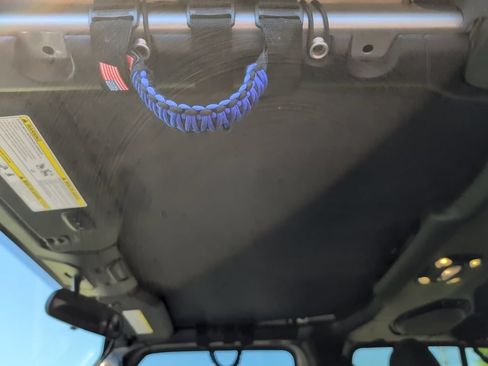 Used 2019 Jeep Wrangler Unlimited Sahara AWD/4WD image 15