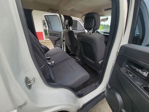 Used 2012 Jeep Liberty Sport RWD image 7