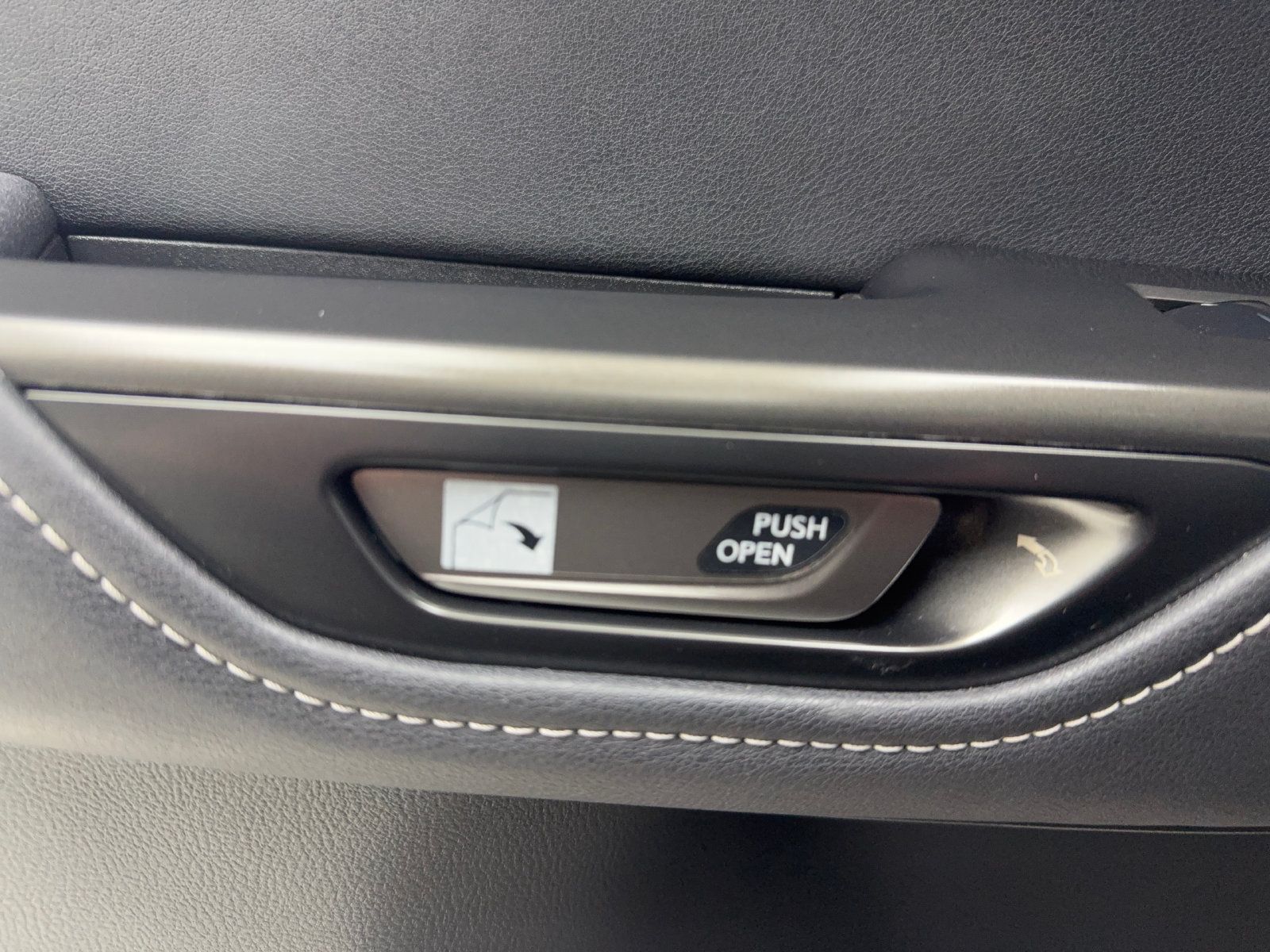 Used 2024 Lexus NX 250 FWD w/ Towing Package (2000 Lbs) image 43