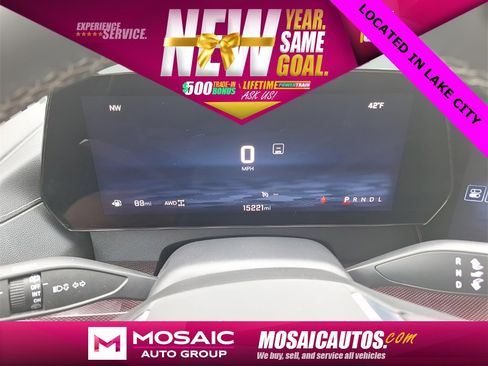 Used 2025 Chevrolet Traverse Z71 image 24