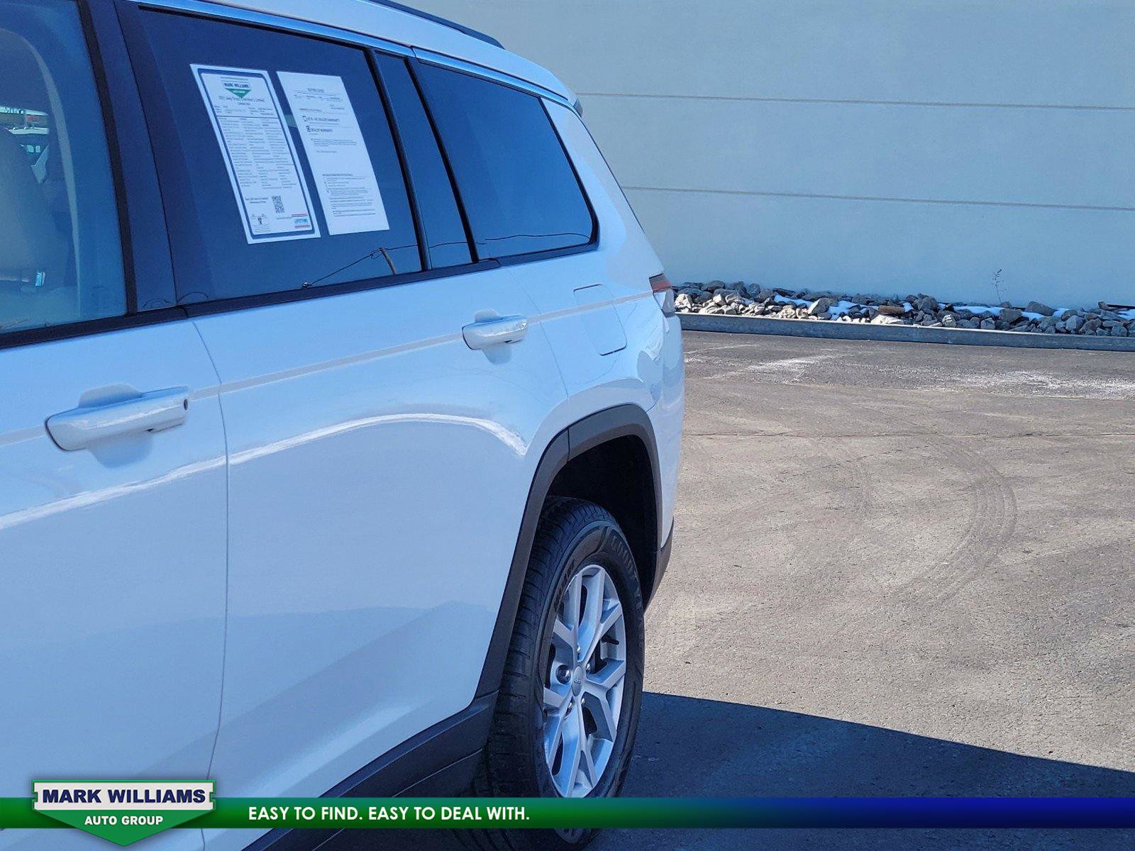 Used 2021 Jeep Grand Cherokee L Limited AWD/4WD image 10