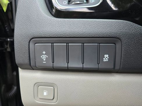 Used 2018 Kia Sedona EX image 22