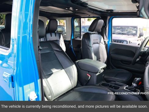 Used 2023 Jeep Wrangler Unlimited Sahara image 15