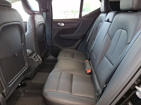 Used 2024 Volvo XC40 B5 Plus w/ Climate Package AWD/4WD image 10