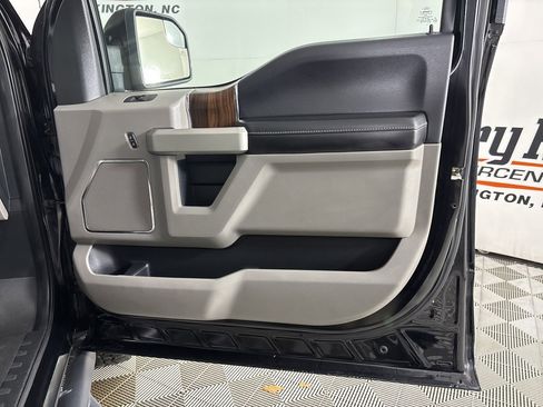 Used 2016 Ford F150 Lariat image 27