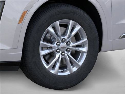 New 2025 Cadillac XT6 Luxury image 9