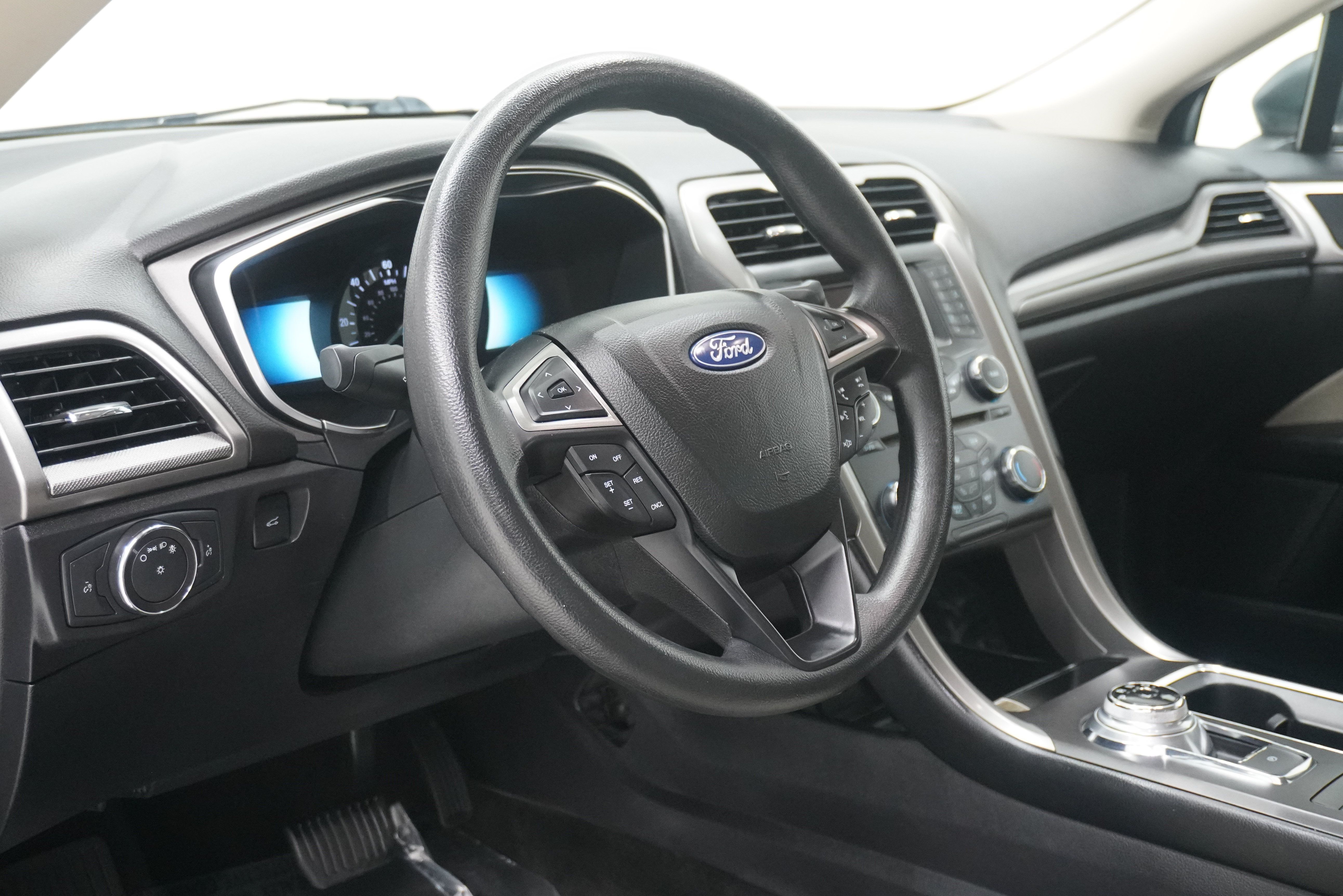 Used 2018 Ford Fusion S FWD image 10
