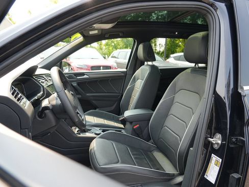 Used 2022 Volkswagen Tiguan SEL R-Line AWD/4WD image 10