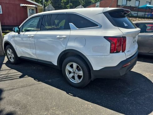 Used 2023 Kia Sorento LX AWD/4WD image 5