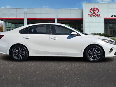 Used 2023 Kia Forte LXS FWD image 3