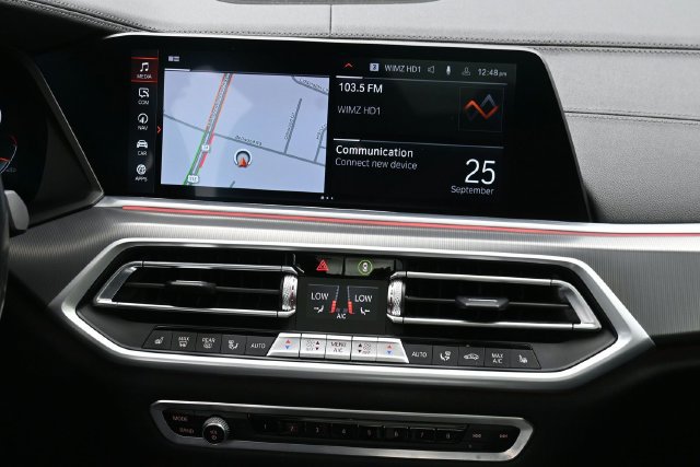 Used 2022 BMW X5 sDrive40i w/ Premium Package RWD image 22